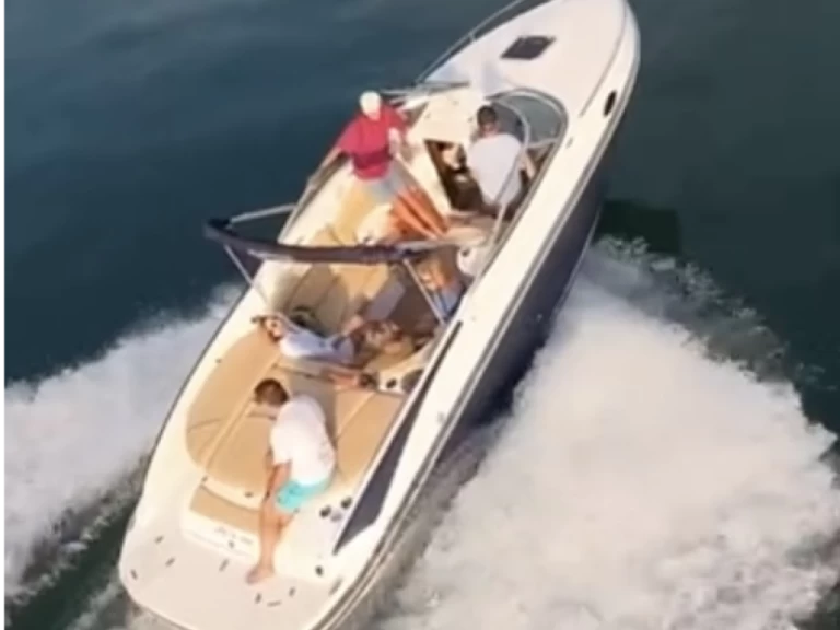 Motorboat for rent Vevey at the best price
