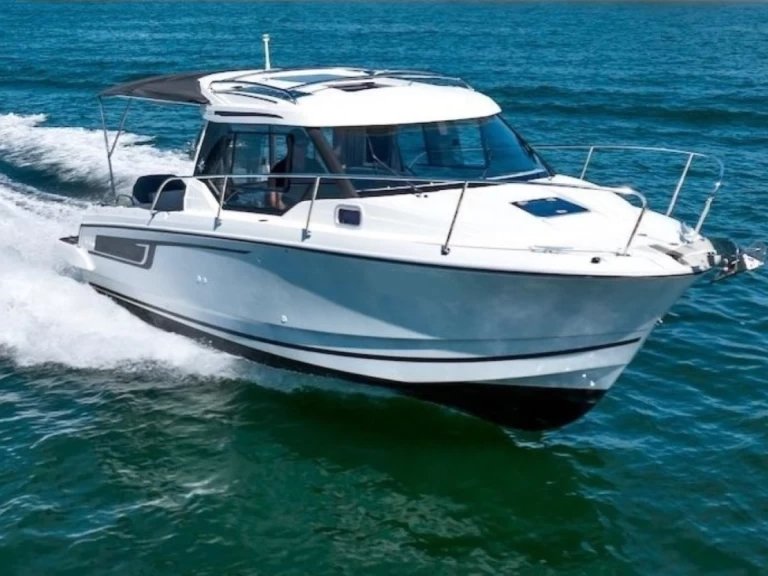 Motorboat for rent Lège-Cap-Ferret at the best price