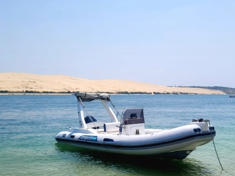 Yacht charter Grand Piquey cheap Tempest 600