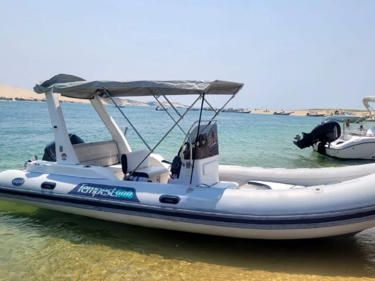 Boat rental Capelli Tempest 600 in Grand Piquey on Samboat