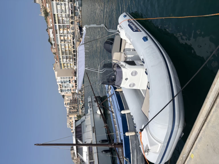 Rent a Capelli Tempest 570 Sète