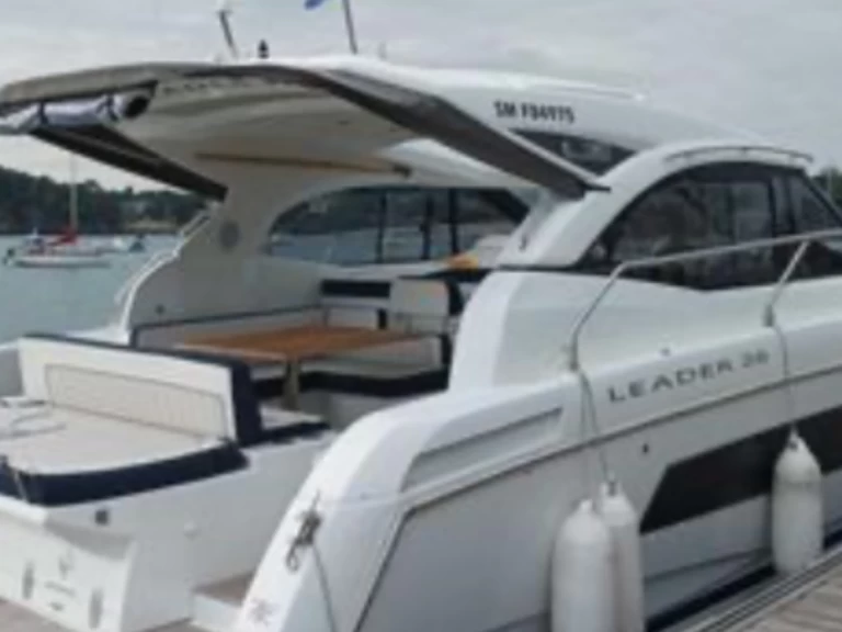 Boat rental Bénéteau Cap Camarat 7.5 CC in Pinarellu on Samboat