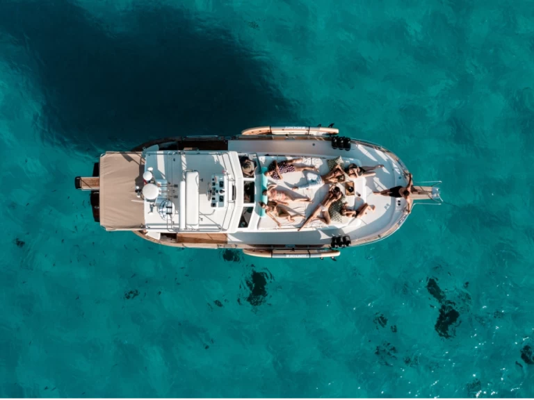 Motorboat for rent Sant Antoni de Portmany at the best price