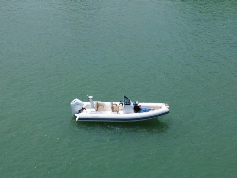 RIB for rent Saint-Martin-de-Ré at the best price