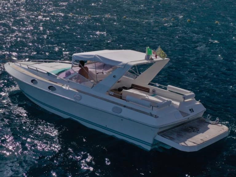 Motorboat rental with or without captain PRIMATIST By Bruno Abbate Castellammare di Stabia
