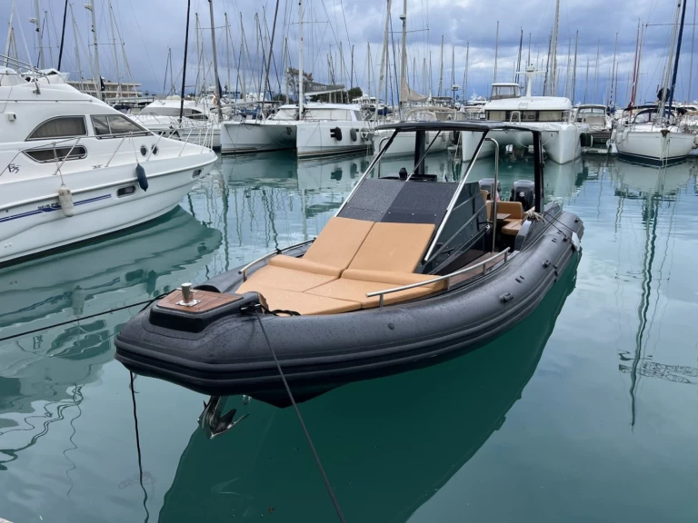 Bareboat Rental RIB ONARCH with a boat licence