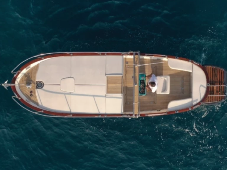 VD INGENITO Open 8,30 in Positano on SamBoat