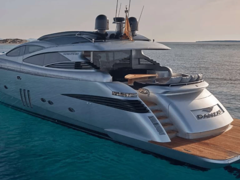 Boat rental Pershing Pershing 90 in Ibiza Town on Samboat