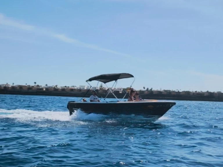 Motorboat for rent Ciutadella de Menorca at the best price
