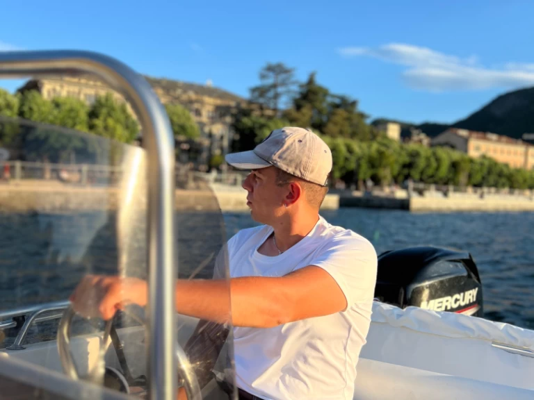 Yacht charter Como (City) cheap Happy Fishing Open