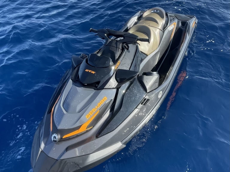 Sea-Doo GTX 130 in Les Issambres on SamBoat