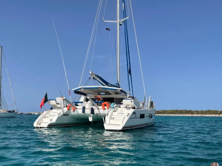 Yacht charter Olhão cheap Catana 50