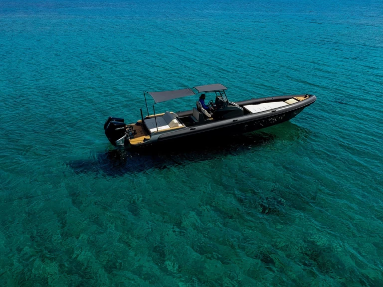  Rock Marine 36 in Lagonisí on SamBoat