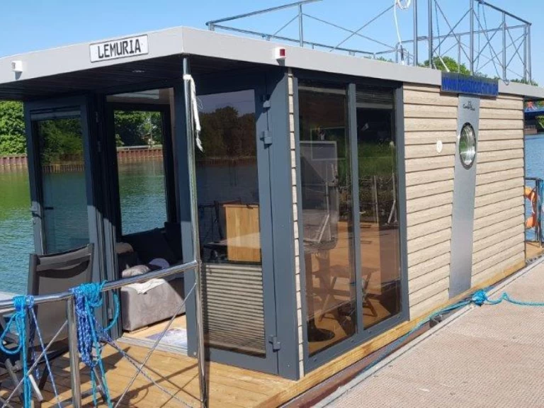 Rivo Campi 300 charter bareboat or captained in  Buchholz