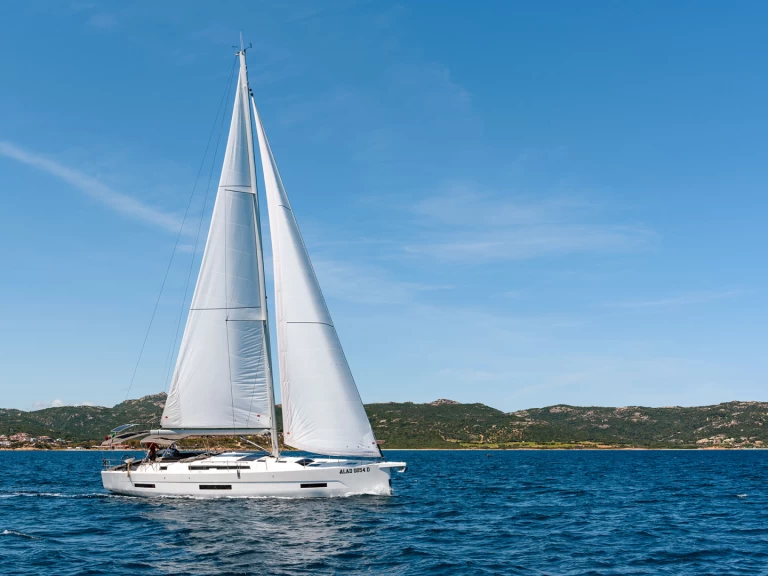 Boat rental Dufour Dufour 530 in Cannigione on Samboat