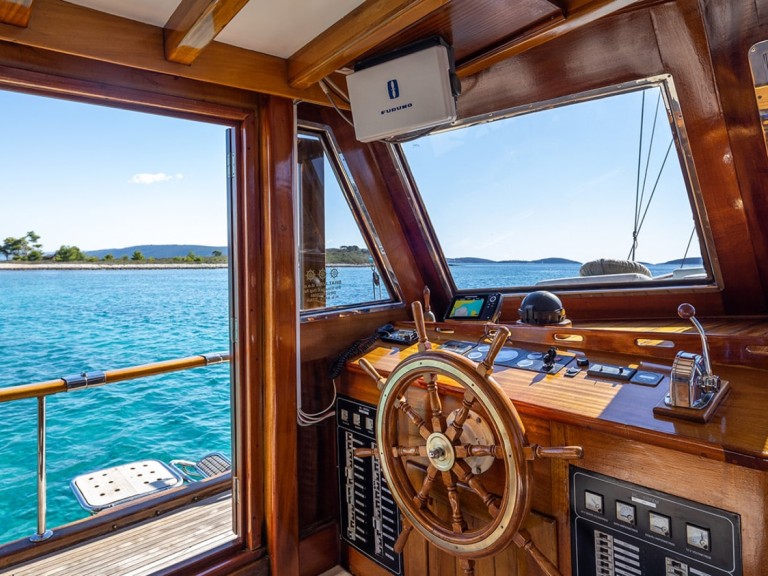 Sailboat rental with or without captain  Split