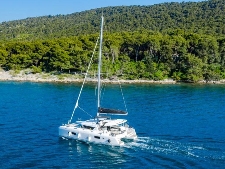 Catamaran rental in Kaštela - Lagoon Lagoon 42