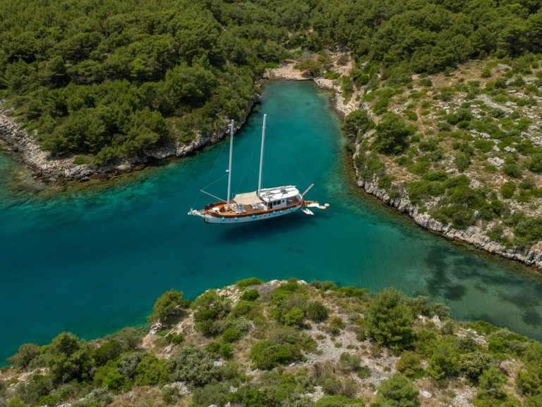 Boat rental Custom Made Green Ray in Split on Samboat