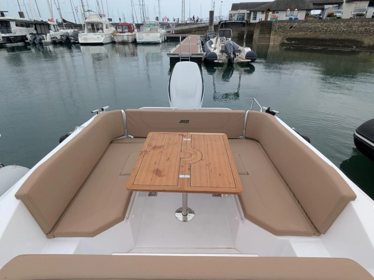 Boat rental Joker Boat Clubman 28 in La Trinité-sur-Mer on Samboat