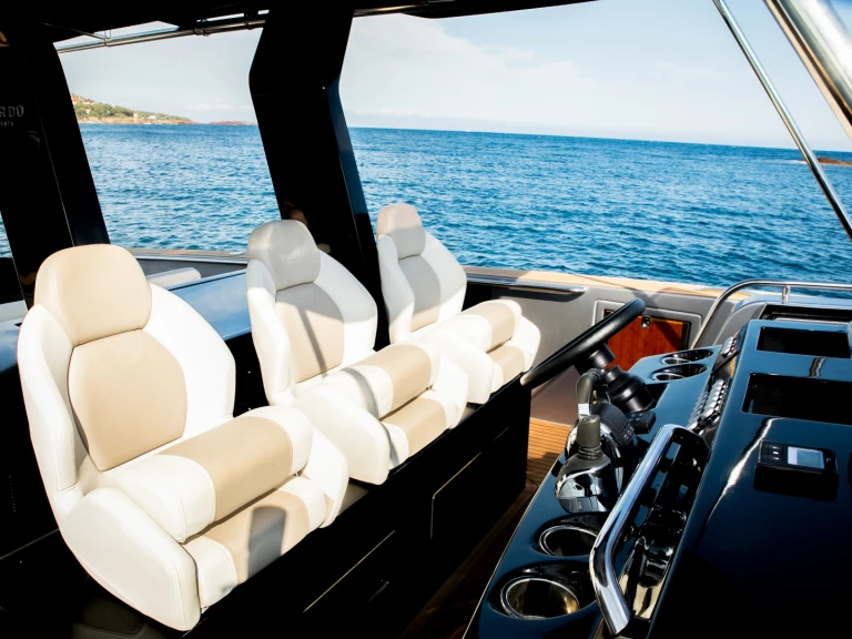 Motorboat rental in Saint-Tropez - Pardo Yachts Pardo 43