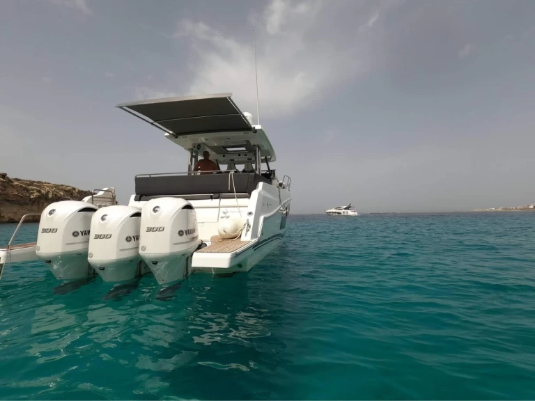 Motorboat rental in St. Julian's - Jeanneau cap camarat 12.5WA