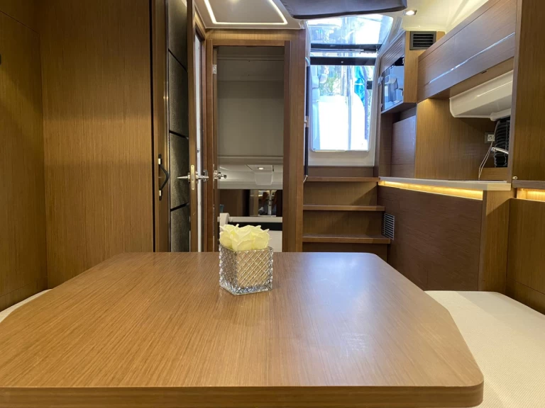 Motorboat for rent St. Julian's at the best price