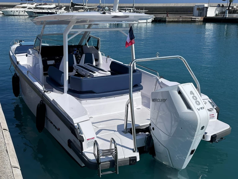 Axopar 29 Sun Top in Saint-Laurent-du-Var on SamBoat