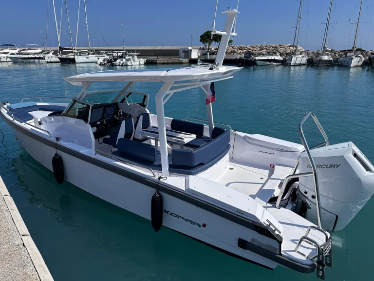 Yacht charter Saint-Laurent-du-Var cheap 29 Sun Top