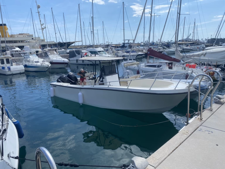 Mako Marine Mako 261 in Imperia on SamBoat