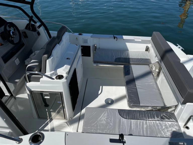 Rent a Jeanneau Cap Camarat 7.5 WA Port la Forêt