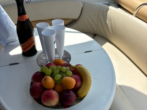 Bareboat Rental Motorboat Cranchi with a boat licence