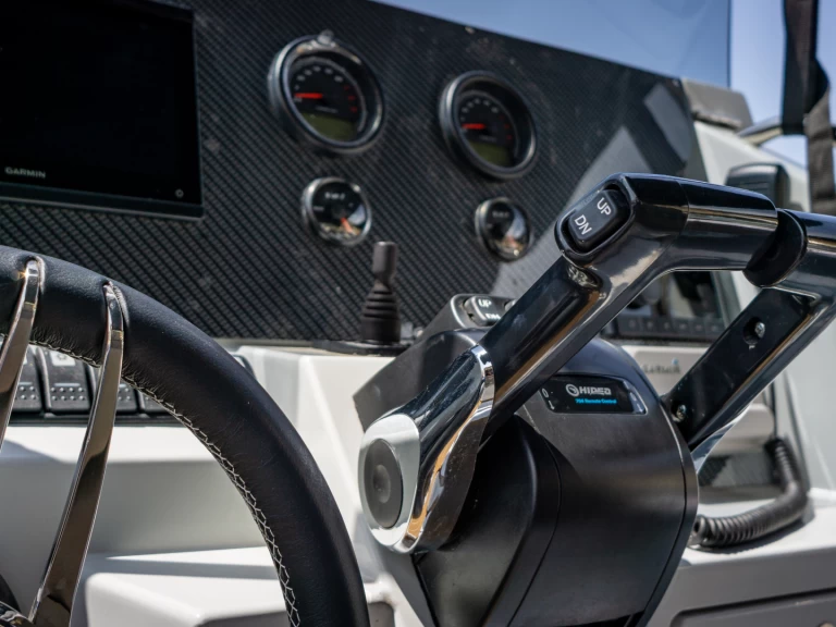 Italboats Stingher 28GT charter bareboat or captained in  Altea