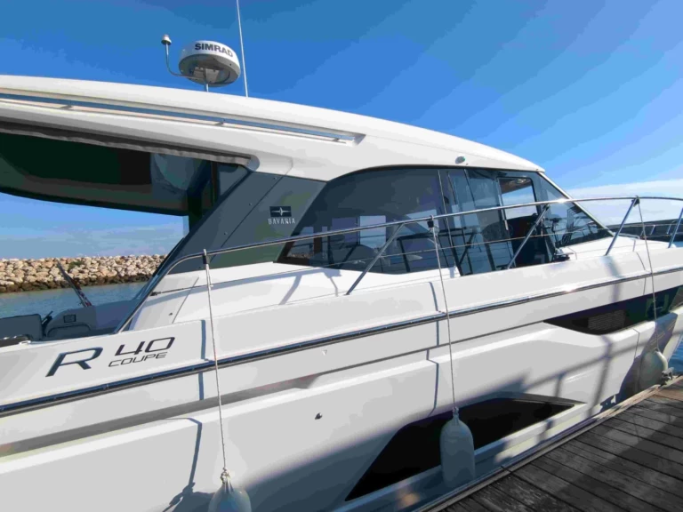 Boat rental Bavaria R40 Coupe in Cádiz on Samboat