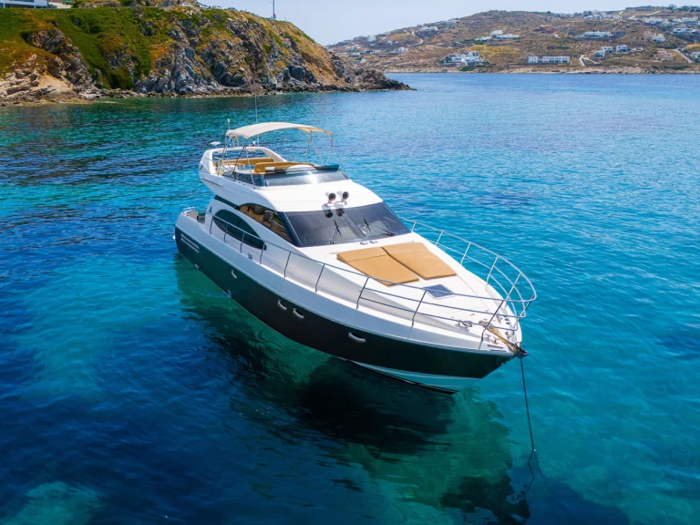Boat rental Azimut Azimut 58 in Órmos Bay on Samboat