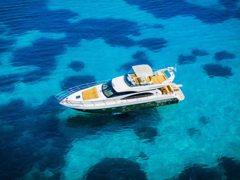 Rent a Azimut Azimut 58 Órmos Bay