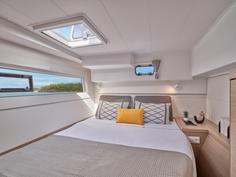 Yacht charter Sant Antoni de Portmany cheap Lagoon 40