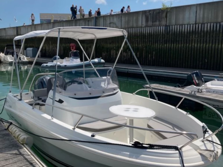 Jeanneau Cap Camarat 5.5 CC Serie 2 Style charter bareboat or captained in  Palavas-les-Flots