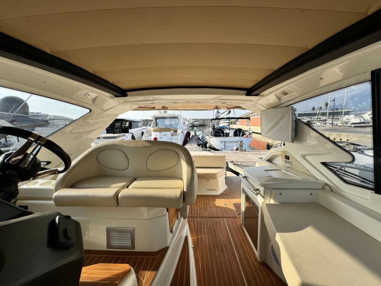 Bareboat Rental Motorboat Cranchi with a boat licence