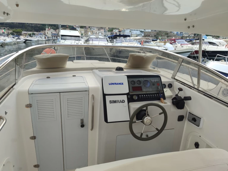 Motorboat rental with or without captain Izzo Baiae