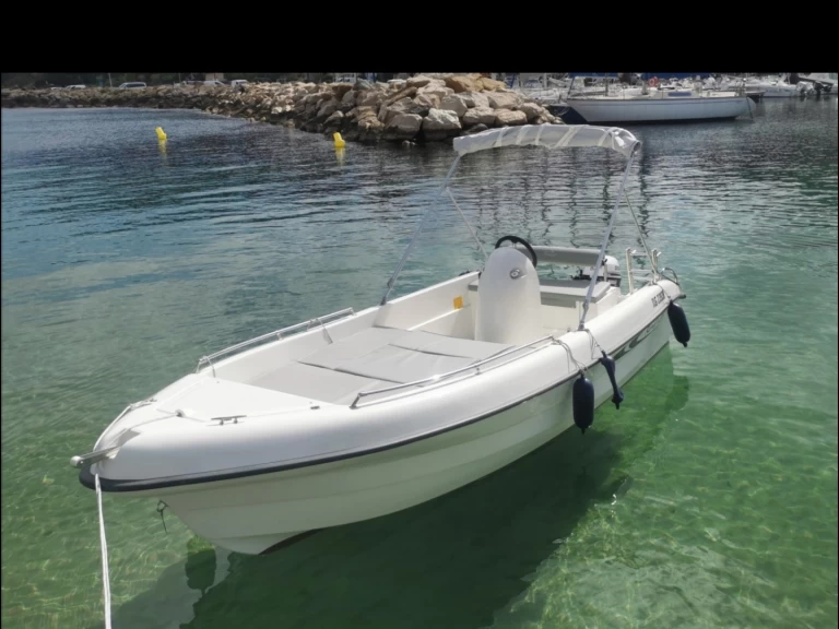 Motorboat rental with or without captain Karel La Madrague