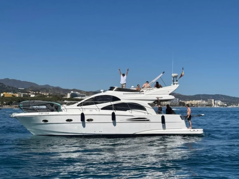 Yacht charter Puerto Banús cheap Astondoa 44 Fly