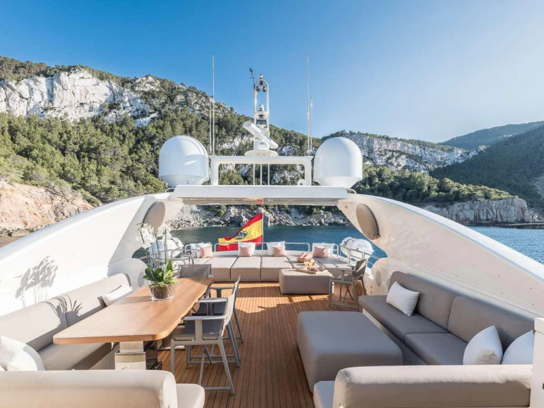 Astondoa Astondoa 102 GLX in Ibiza Town on SamBoat
