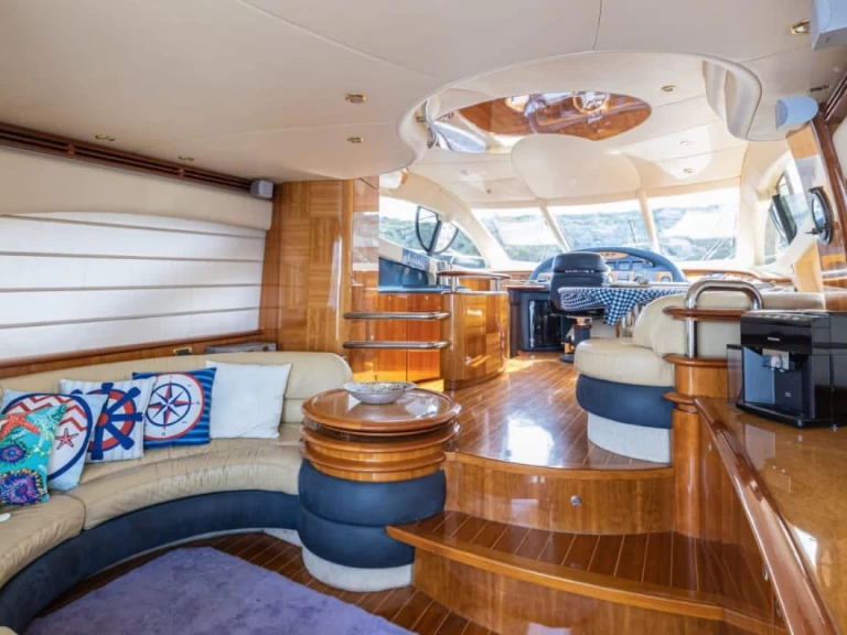 Luxury Yacht rental in Bodrum harbour - Azimut-55 2015