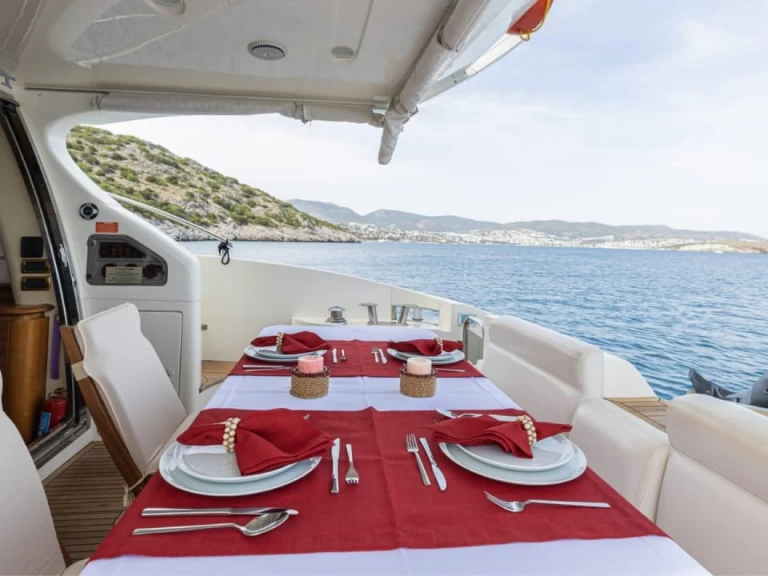 Luxury Yacht rental with or without captain Azimut-55 Bodrum harbour