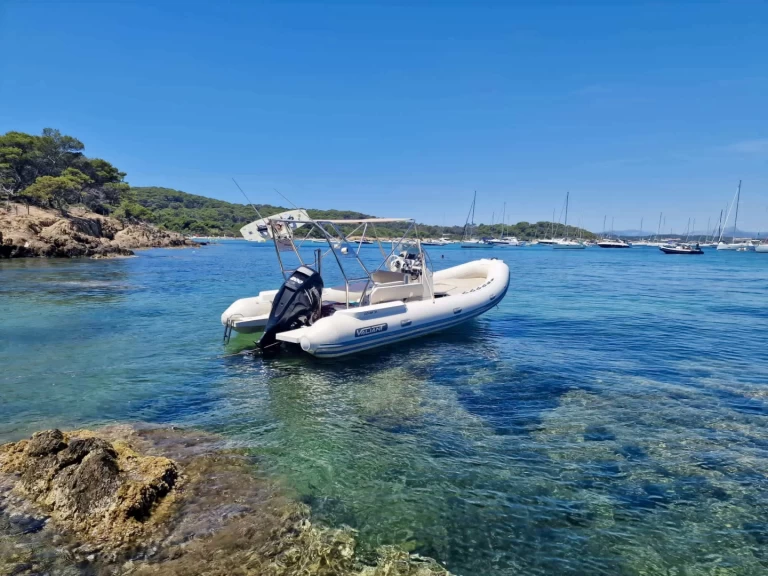 Rent a Valiant Valiant 685 Classic Hypalon Hyères