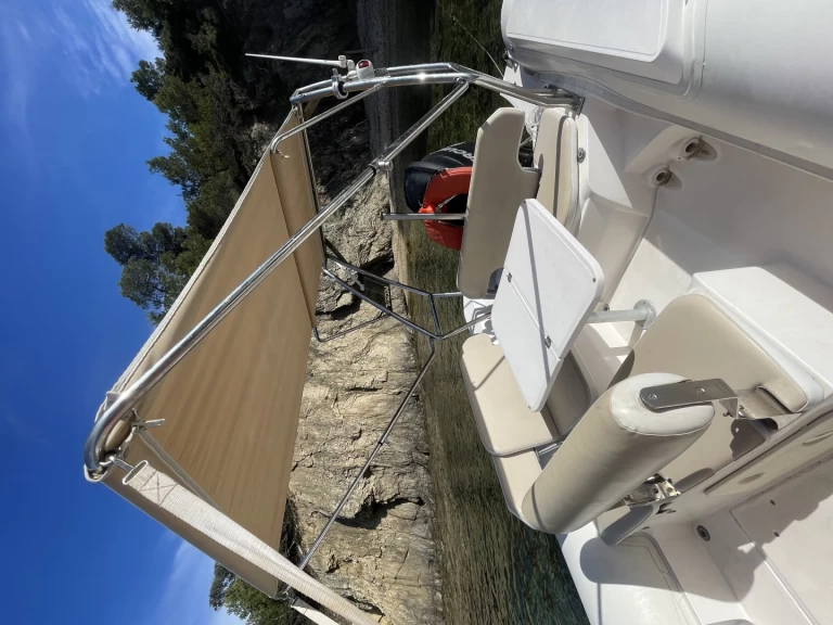 RIB rental in Hyères - Valiant Valiant 685 Classic Hypalon
