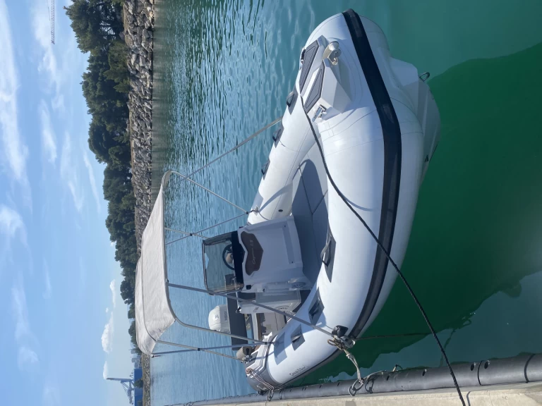 Boat rental Ranieri Cayman 21 Sport in Marseille on Samboat