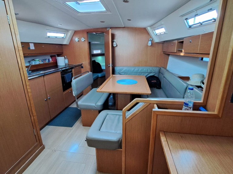 Yacht charter Volos cheap Cruiser 40