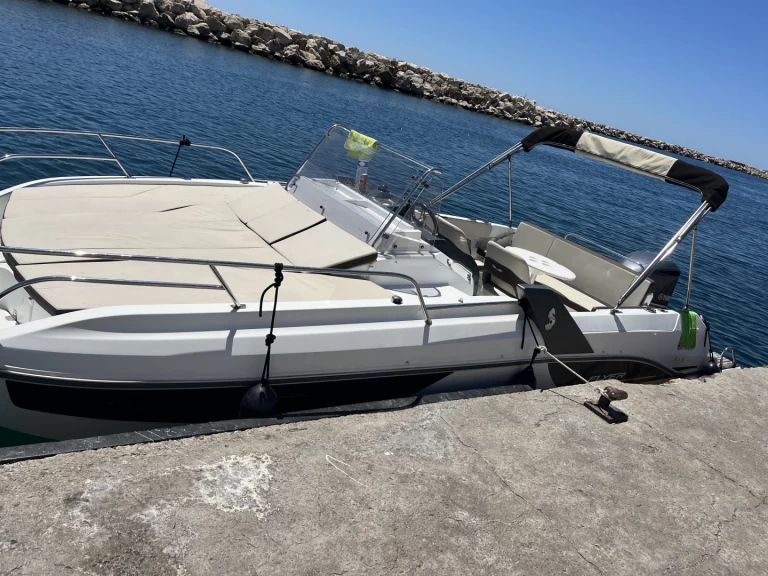 Motorboat for rent Marseille at the best price