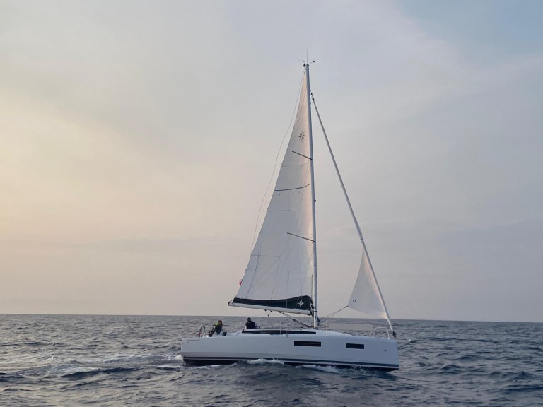 Jeanneau Sun Odyssey 350 in Nettuno on SamBoat